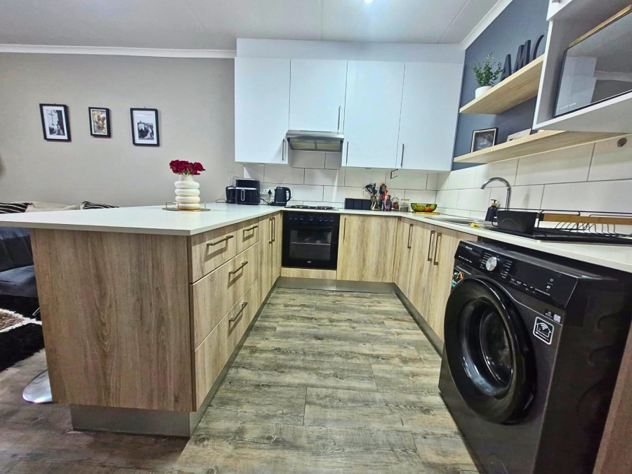 To Let 2 Bedroom Property for Rent in Haasendal Western Cape